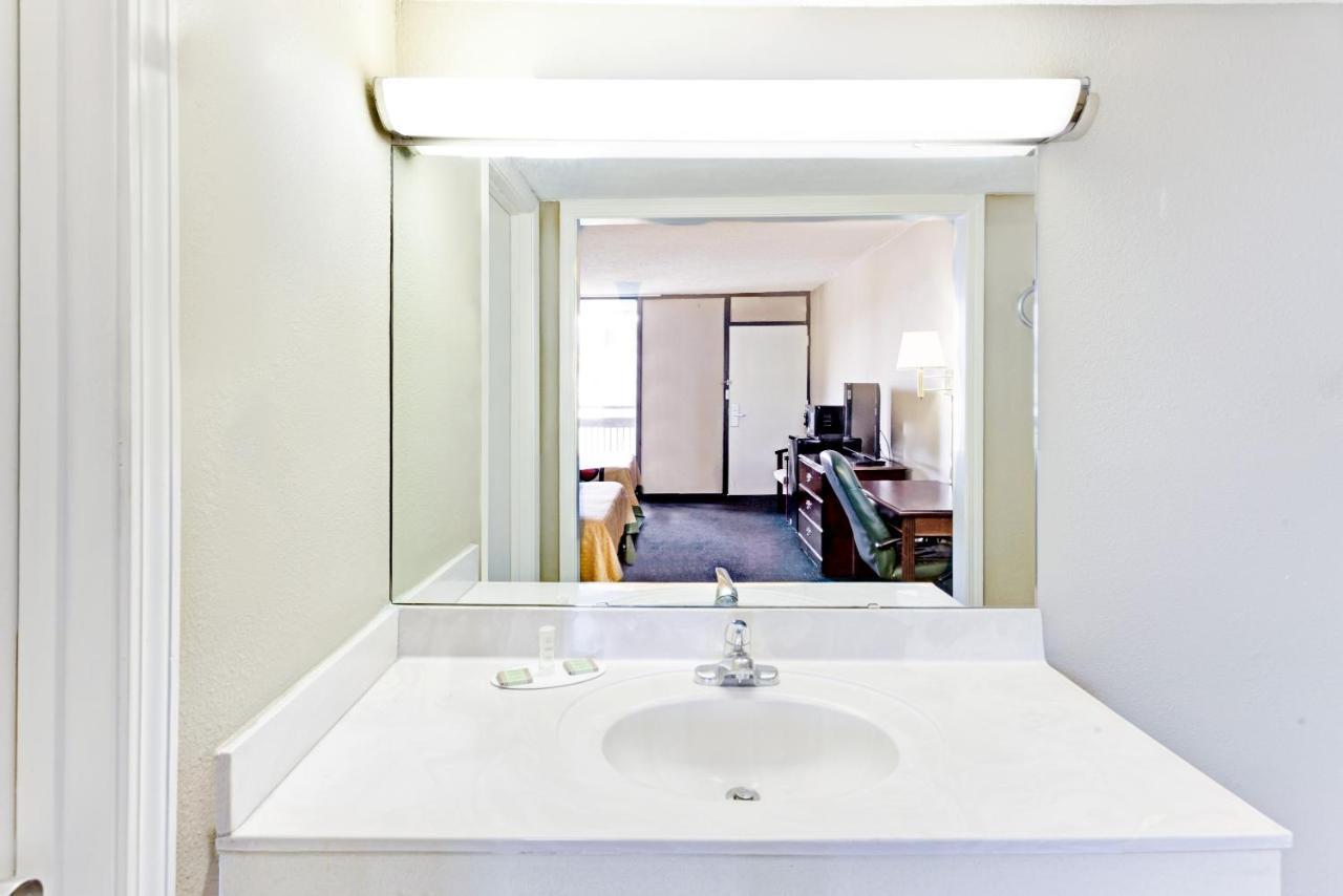 Super Inn & Suites Carrollton Bagian luar foto